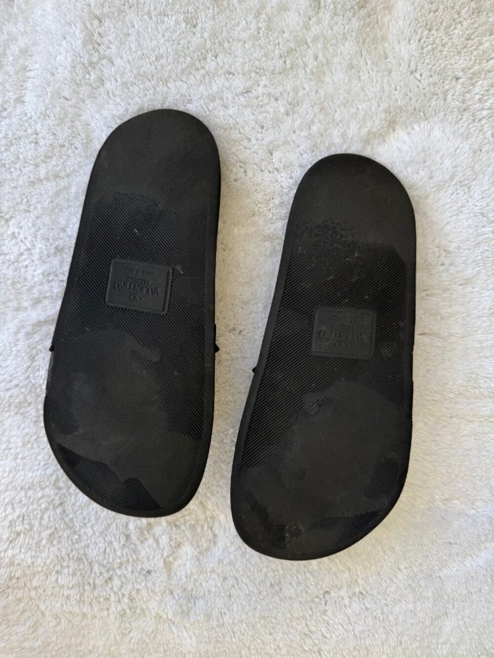 Valentino Garavani Black Rockstud Rubber Slides — Size 39 / US 9